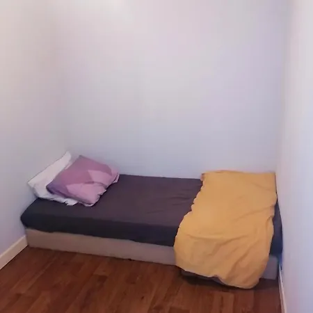 Appartement De 2 Chambres Avec Wifi A Aurillac Appartamento Aurillac