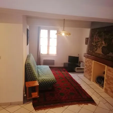 Appartement De 2 Chambres Avec Wifi A Aurillac *